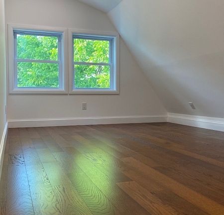 4th image of 406 Biglow Ln