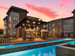 Lake Walk at Traditions Apartments, College Station, TX 77845