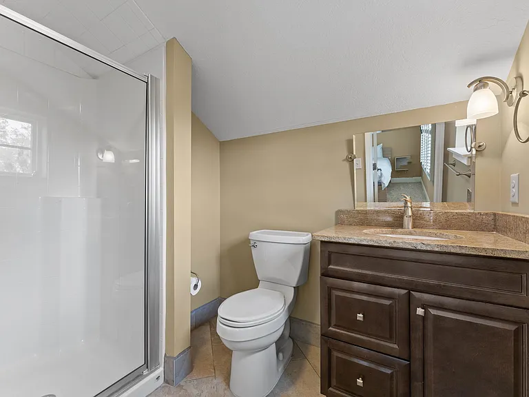 155 Devon Cir — Photo 36