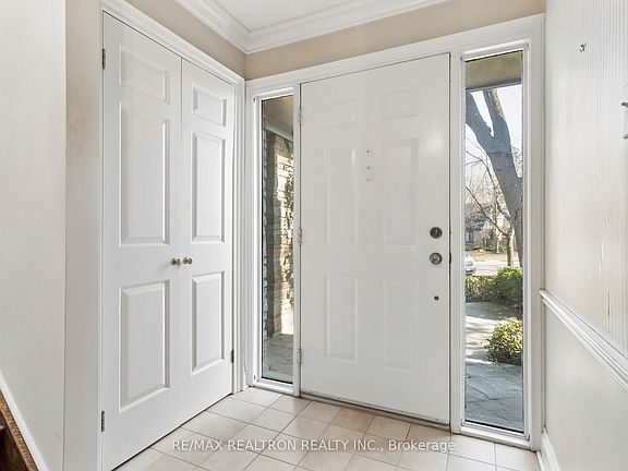 5th image of 57 Hemingway Cres