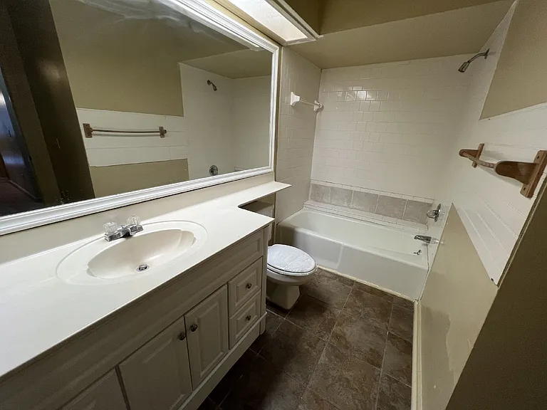 406 Club Dr — Photo 6