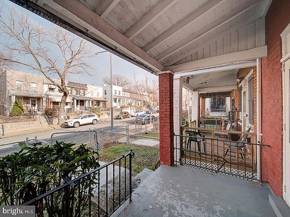 5th image of 1709 L St NE