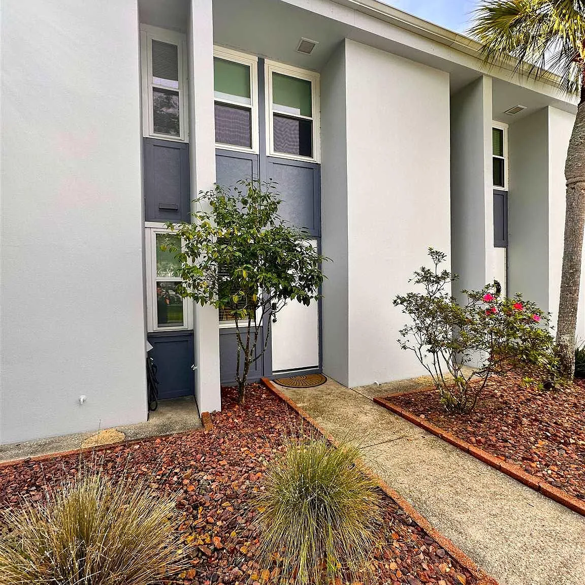 2 bed, 1.5 bath, 1099 sqft, $1,825 — Photo 1