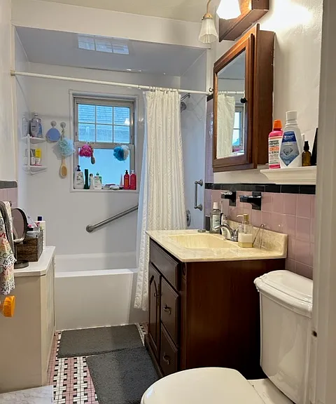 122 Belmont St — Photo 10