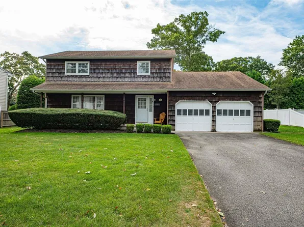 232 4th Street, Saint James, NY 11780