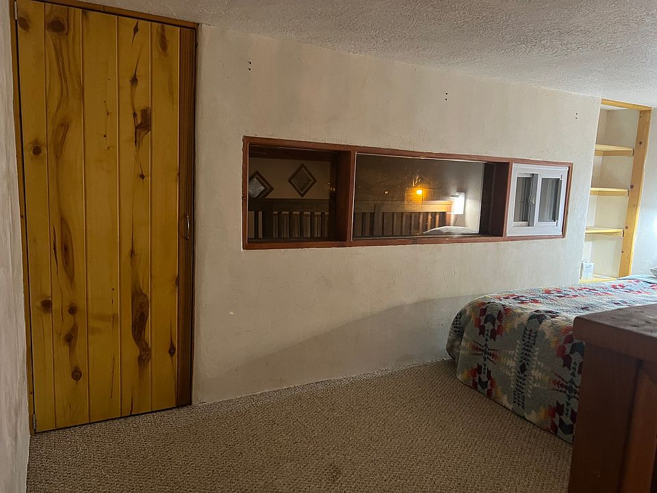 bedroon storage closet and shelves