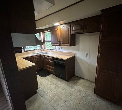 4th image of 880 Wheatland Rd