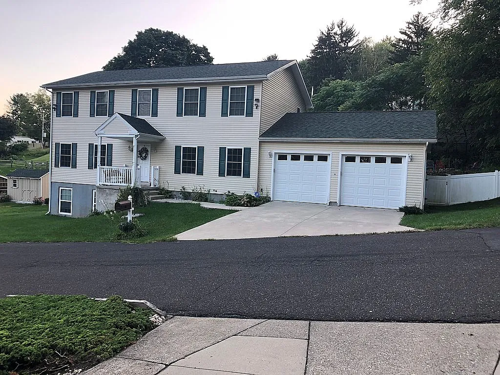 720 Wistar St photo 1