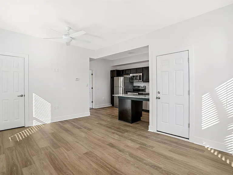89 W Philadelphia St #7 — Photo 4