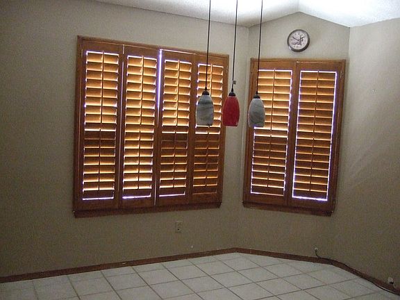 dining area w shutters