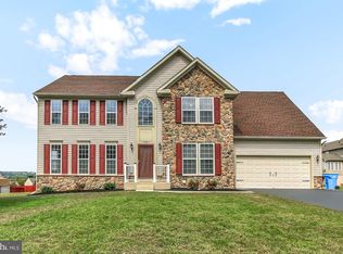 480 Lakeview Dr, Spring Grove, PA 17362