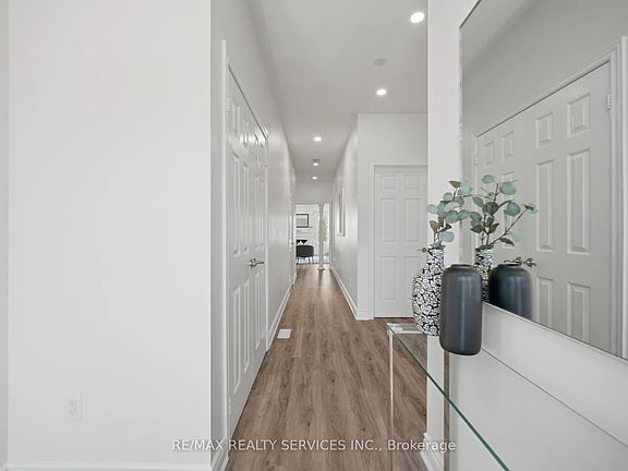 3rd image of 40 Balin Cres