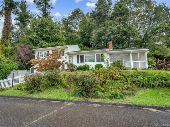 22 Tarrywile Lake Road, Danbury, CT 06810