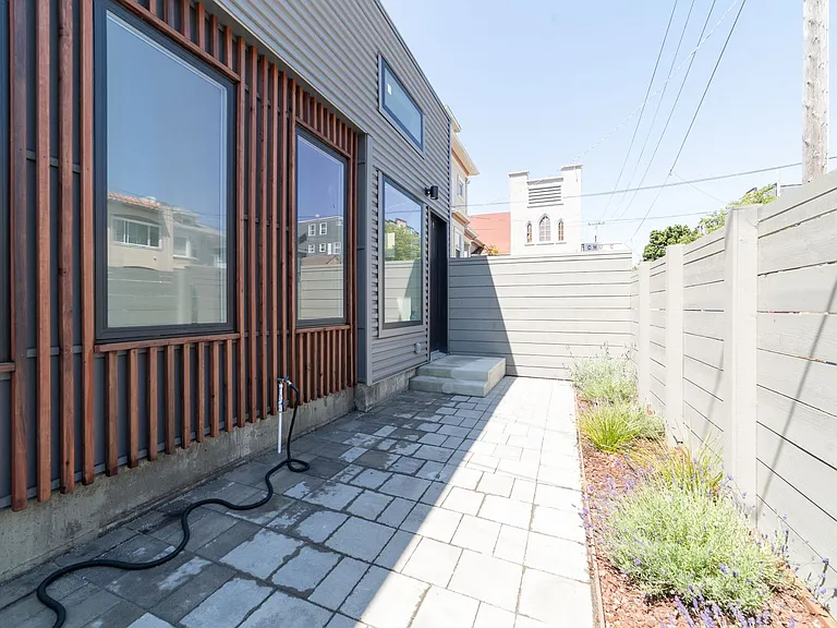 530 24th Street — Photo 3