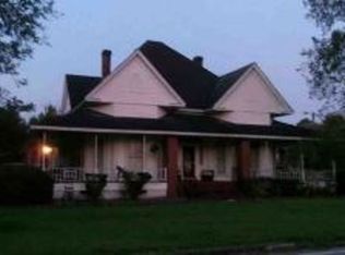 724 W Main St, Uvalda, GA 30473