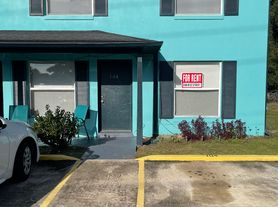 662 Deltona Blvd, Deltona, FL