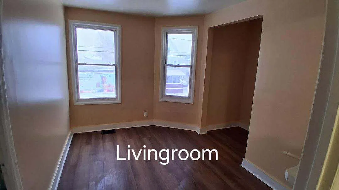 1602 Howard Ave — Photo 1
