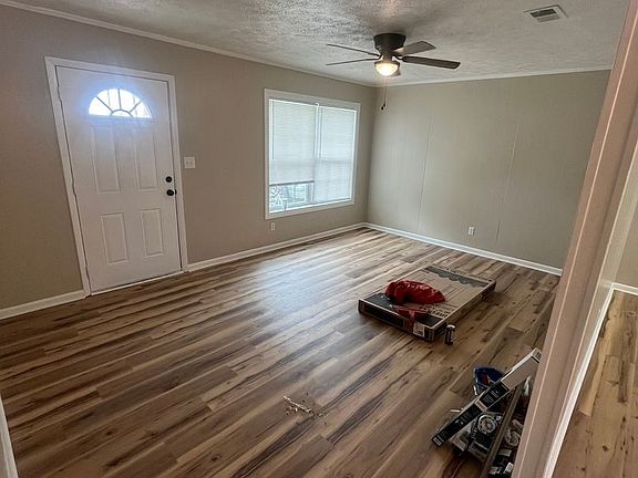 3rd image of 655 Beach Rd
