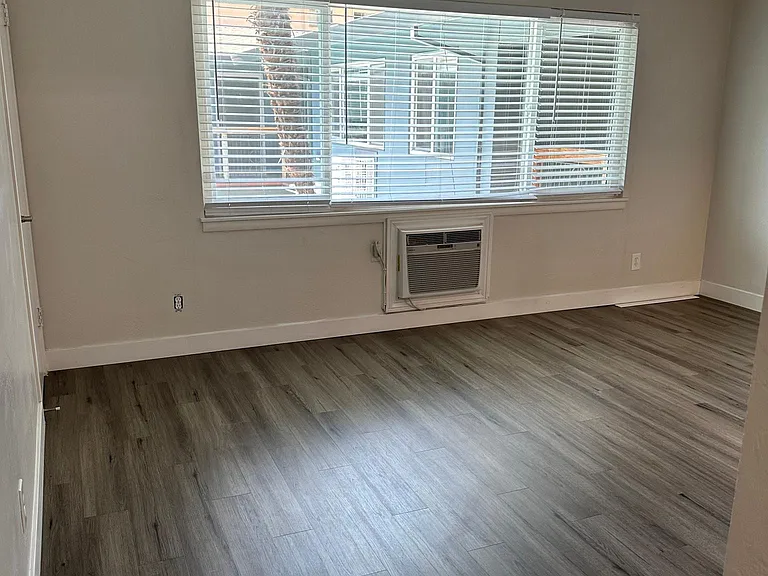 1620 G St — Photo 17