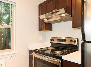 Top Floor Unit, With W/D!! Live In Downtown Fremont! This 1 Bedroom/ 1 Bath Unit Has Real Hardwoo..., Seattle, WA 98103