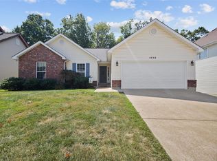1058 Autumn Oaks Dr, Imperial, MO 63052