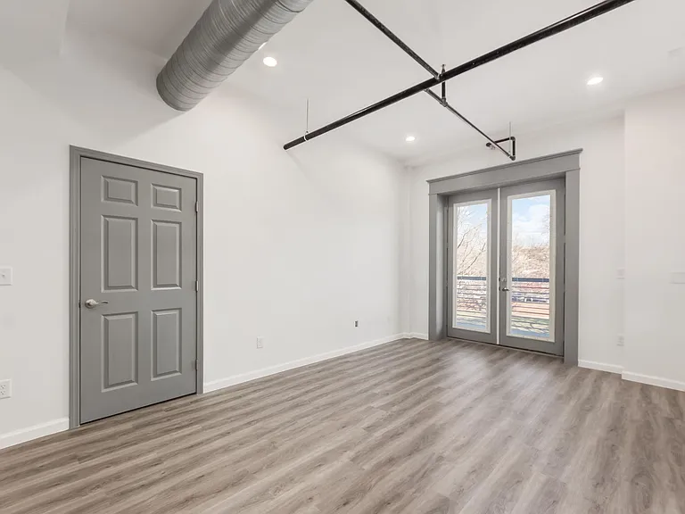 218 E Main St #2-F — Photo 2