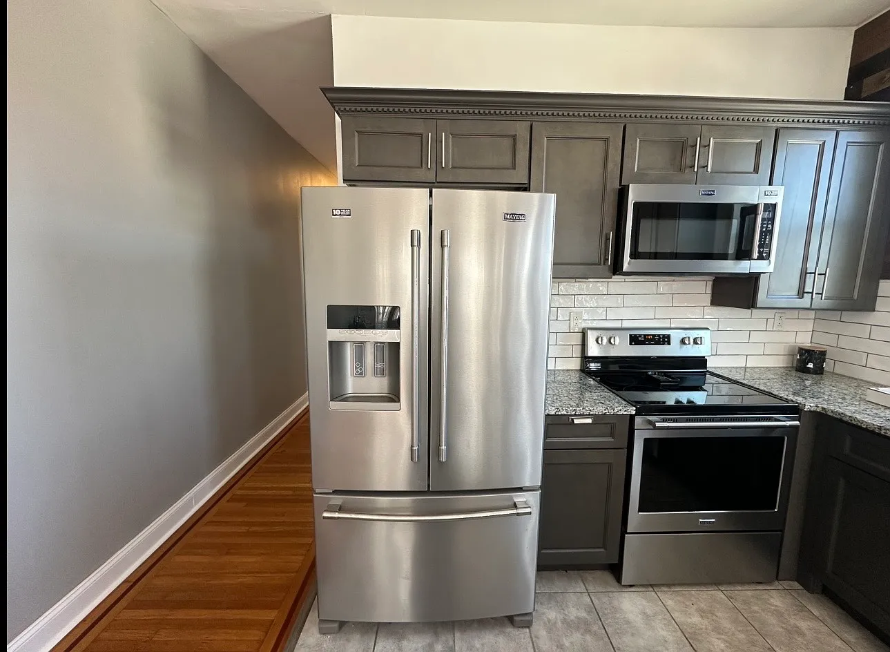 2 bed, 1300 sqft, $2,100 — Photo 2