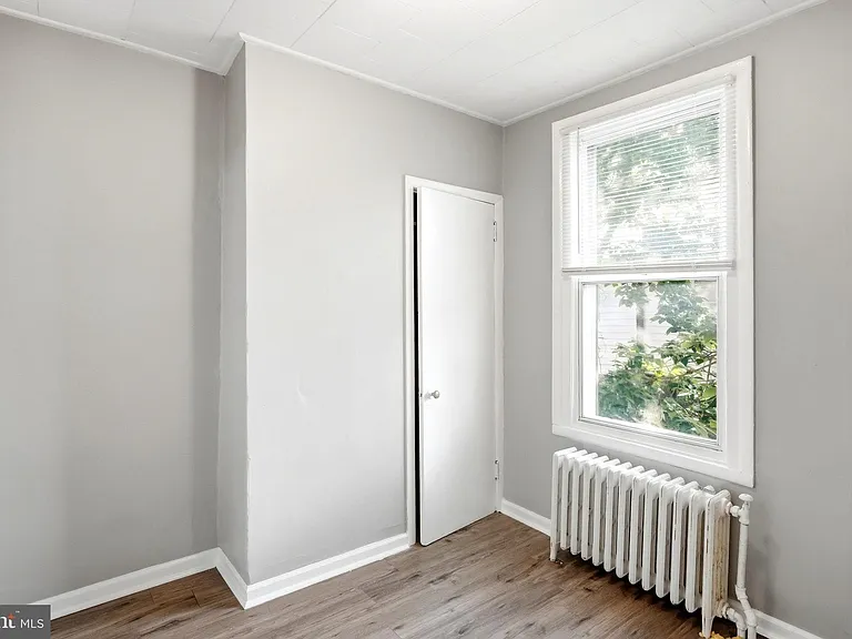 1631 S Etting St — Photo 16