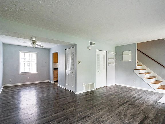 4th image of 404 W Hill St #404