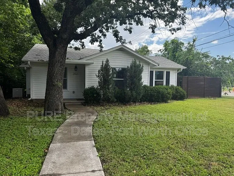 2021 Bluebonnet Dr — Photo 1