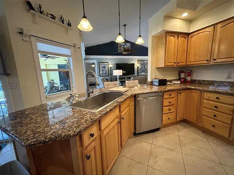 24508 Saragossa Ln — Photo 11