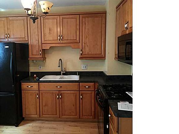3rd image of 176 Parkwood Ave