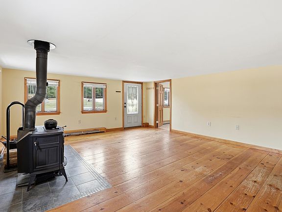 4th image of 535 Old Greenfield Road