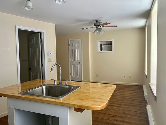 4th image of 615 1/2 Liberty St APT 1