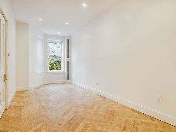 5th image of 185 Prospect Park W APT 1L