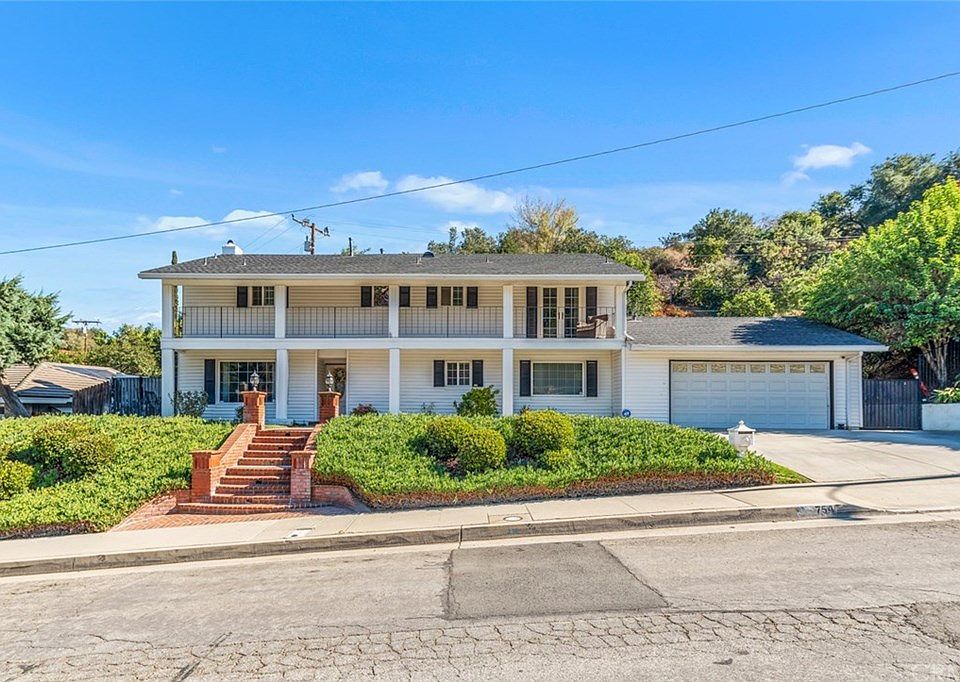 1st image of 754 Puma Canyon Ln