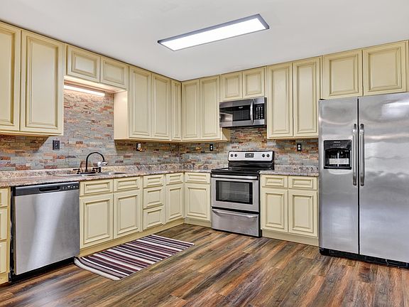 4th image of 55 Lannes West Dr