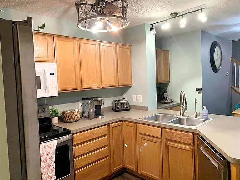 539 French Ln — Photo 5
