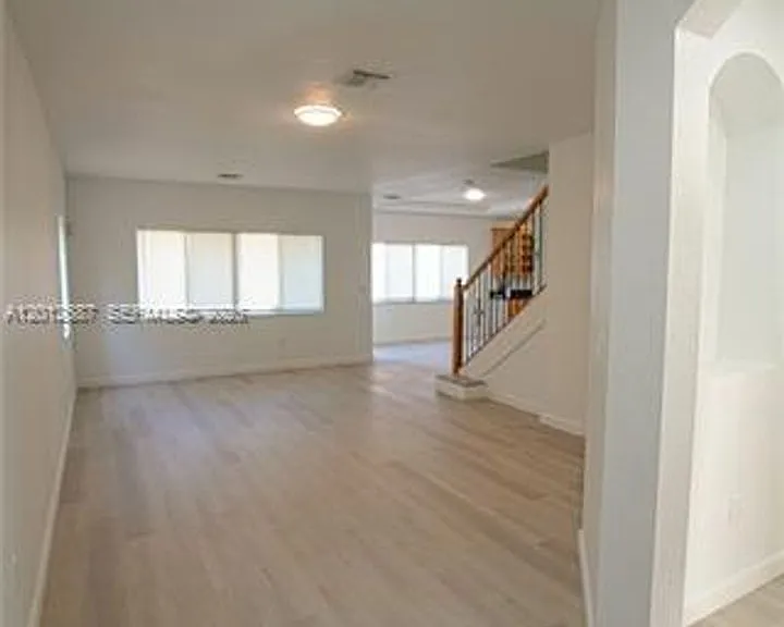 1751 SW 154th Path — Photo 4