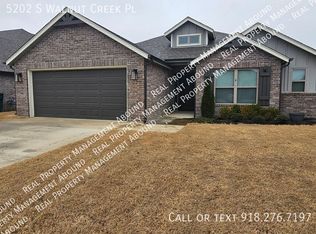 5202 S Walnut Creek Pl, Sand Springs, OK 74063