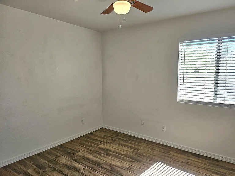 4313 N 19th Ave #203 — Photo 6
