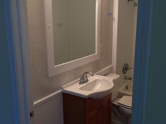 3rd image of 3490 Laurel Ave
