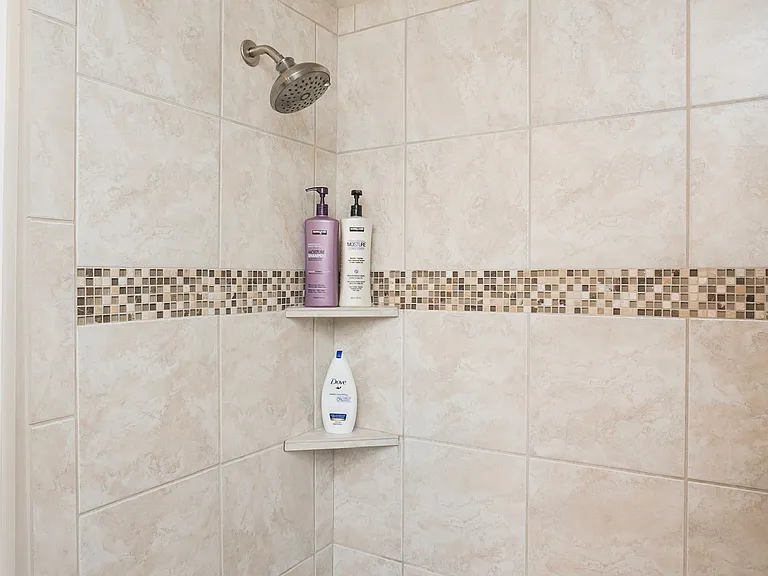1009 Iverson Ave — Photo 11