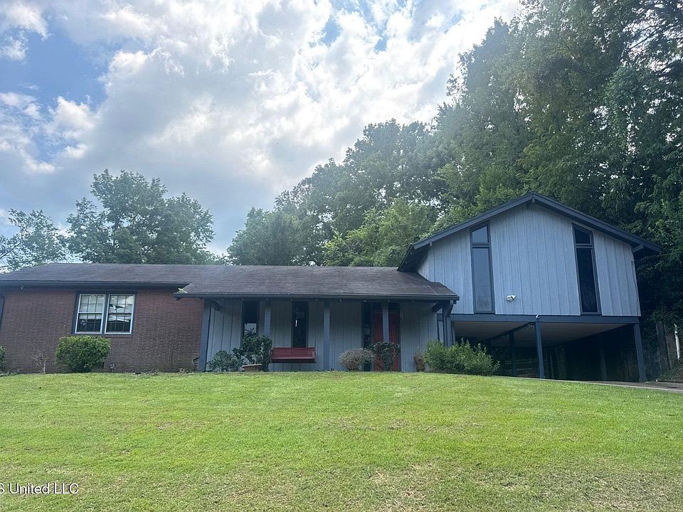 1st image of 135 McAuley Dr
