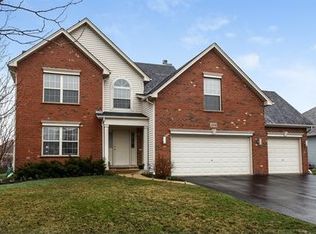 2215 James Leigh Dr, Aurora, IL 60503