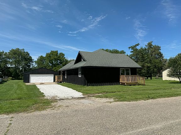 2nd image of 112 W Railroad Ave