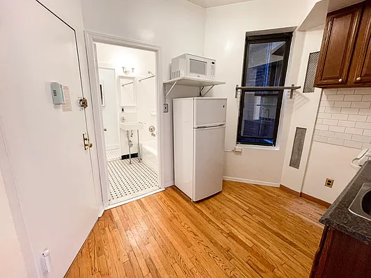 Rented by Highline Residential | media 14