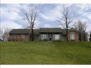 455 Hunters Ridge Dr, Saline, MI 48176