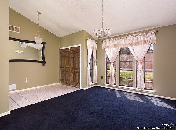 3rd image of 16658 Willow Run St