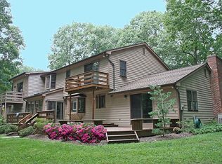 18 Melon Patch Ln, Monroe, CT 06468